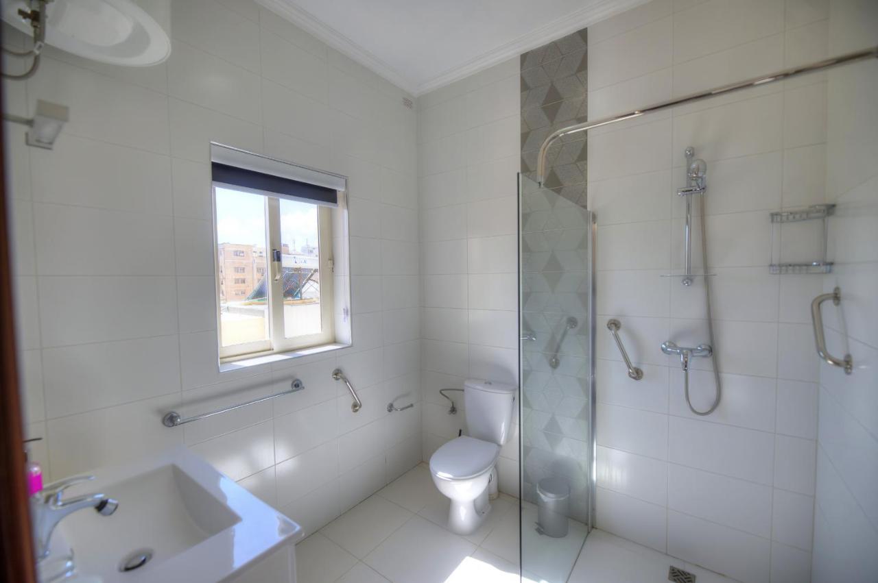 Beautifully Furnished Seafront 4 Bedrooms Goslm-4 Sliema Exterior foto